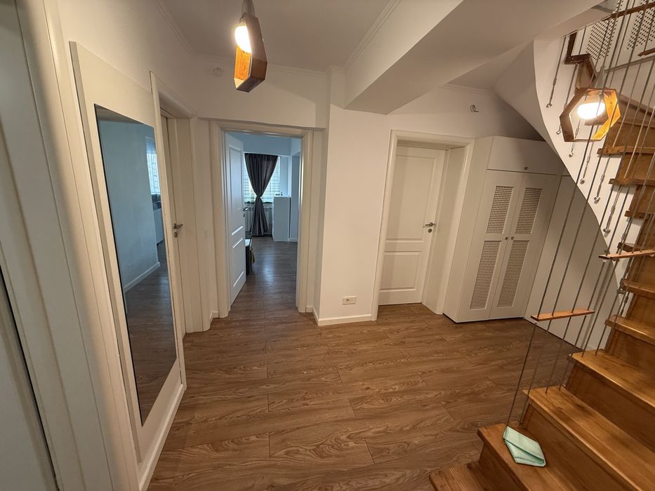 Inchiriere apartament duplex de 4 camere