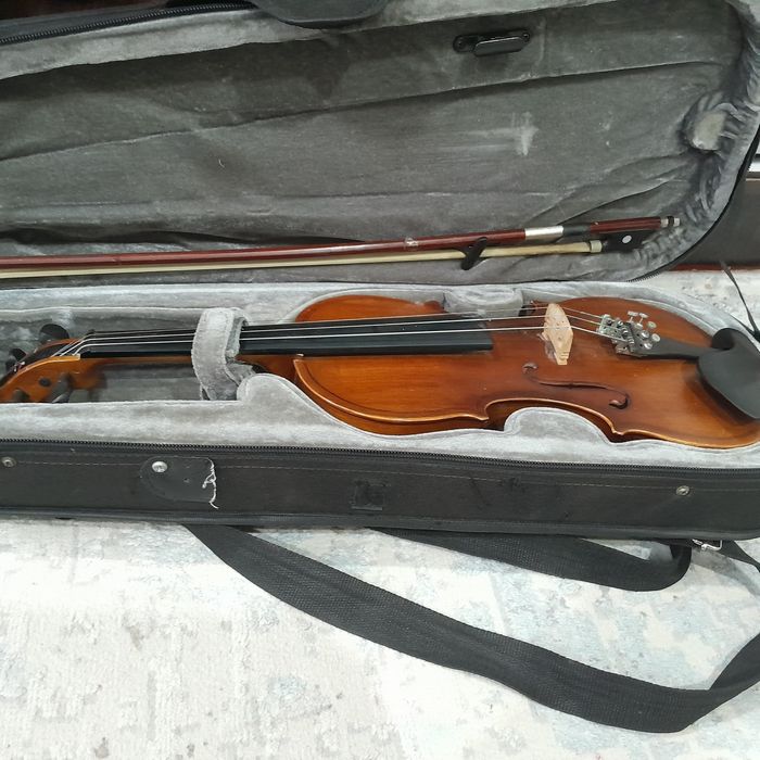 Продам скрипку детскую. СРОЧНО!!!