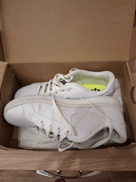 Дамски маратонки Nike court royale 2 NN