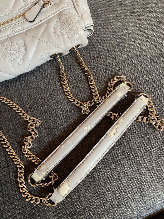 Vând geantă GUESS cu săculeț