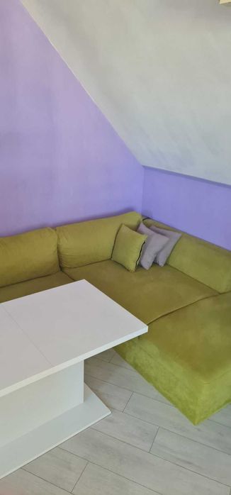 Ъглов диван с маса