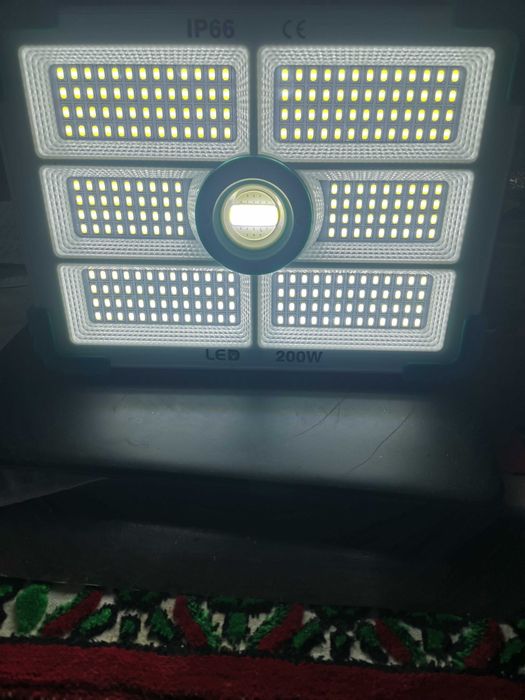 Lampa solara portabila