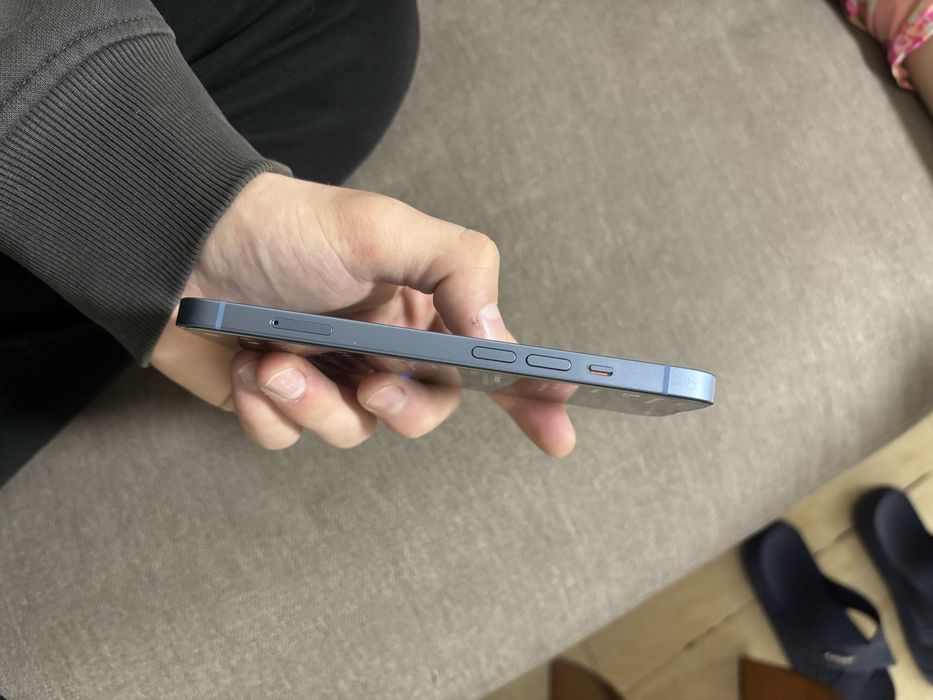 Продам айфон 14 срочно