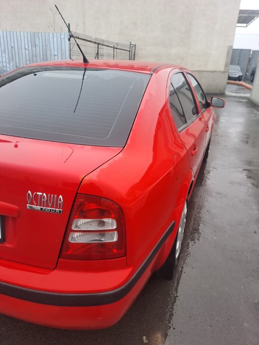 Skoda Octavia 1 de vanzare 1.6 benzina cu carte service
