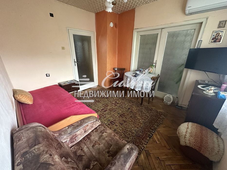 Четиристаен ТУХЛЕН апартамент на предпочитан ВТОРИ етаж - кв. Запад 1!