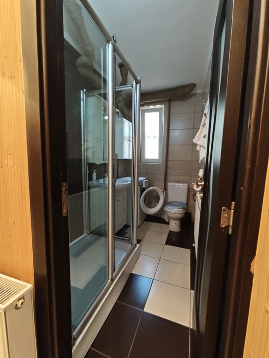 Vând apartament cu două camere!