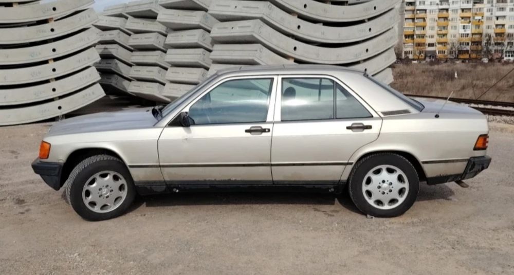 Мерцедес     190