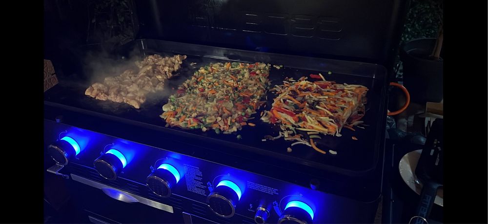 Gratar Pit Boss Plancha 5 arzatoare + husa + plita noua sigilata + accesorii + inca in garantie