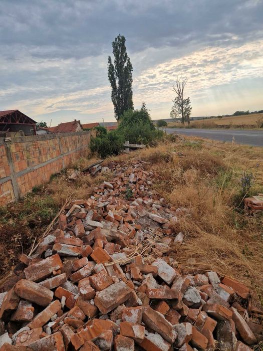 Продавам тухли, керемиди, колове