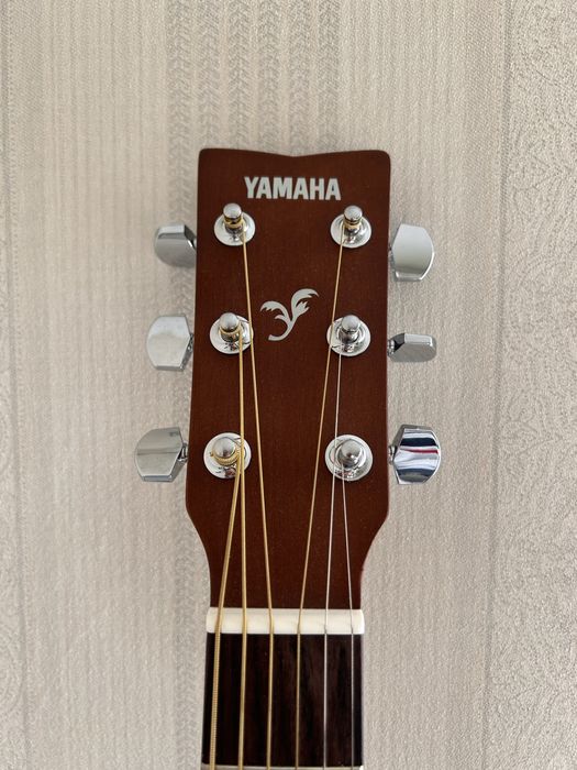 Акустическая гитара Yahama FS100C
