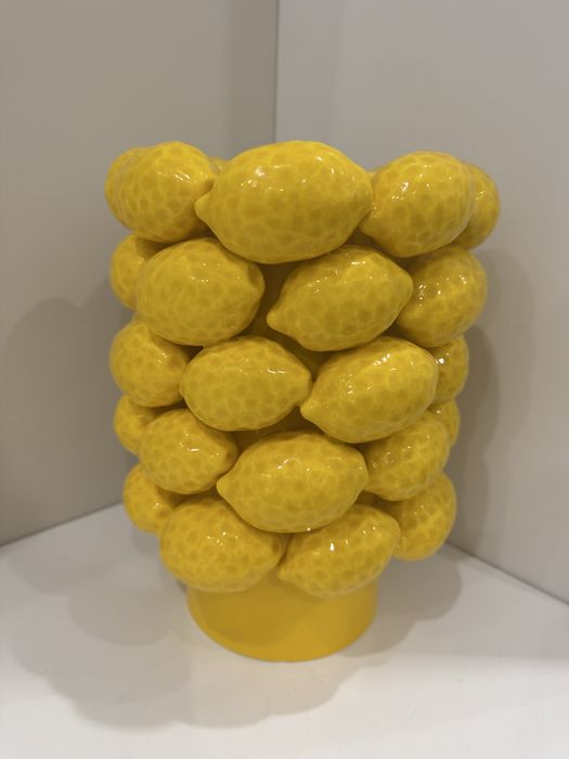 Стильная ваза из лимонов