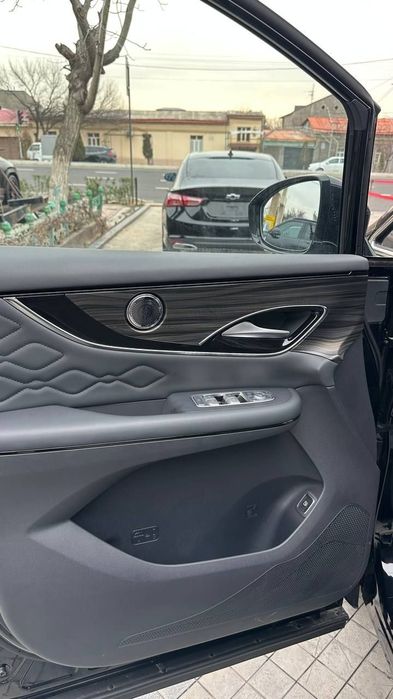 Dongfeng Forthing V9