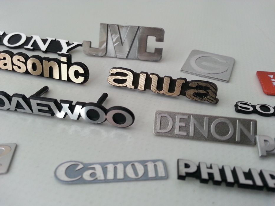 Оригинални емблеми