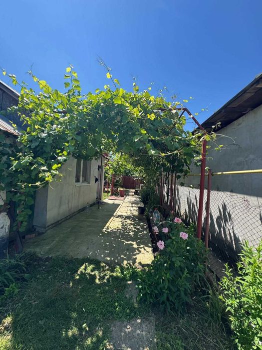 casa de vanzare cu o camera