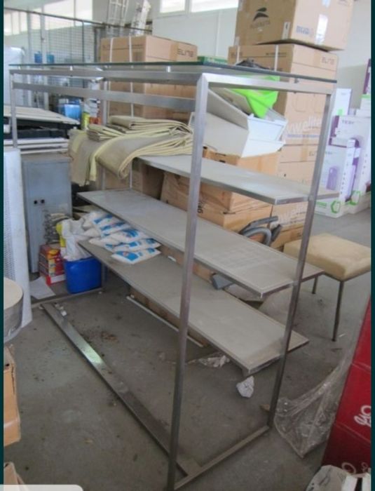 Иноксови маси и стелажи с плотове мдф