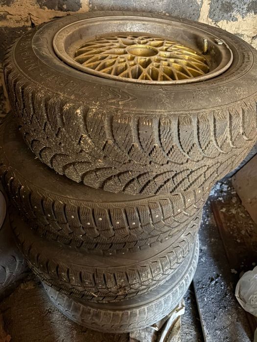 Резина зимняя с дисками мерседес