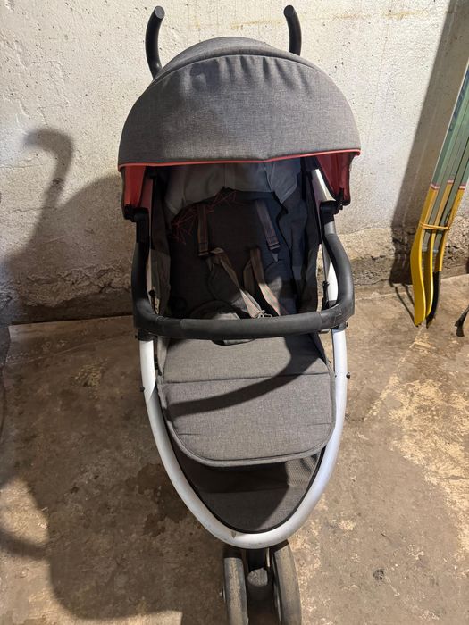 Коляска в отличном состояние