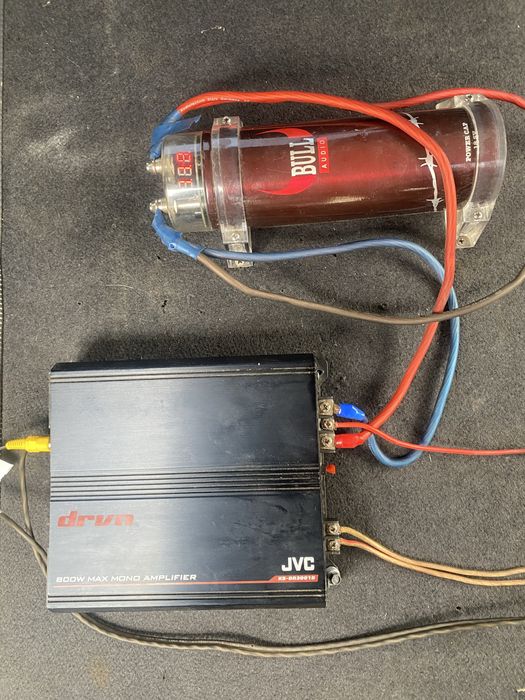 Vand subwoofer cu statie si condensator