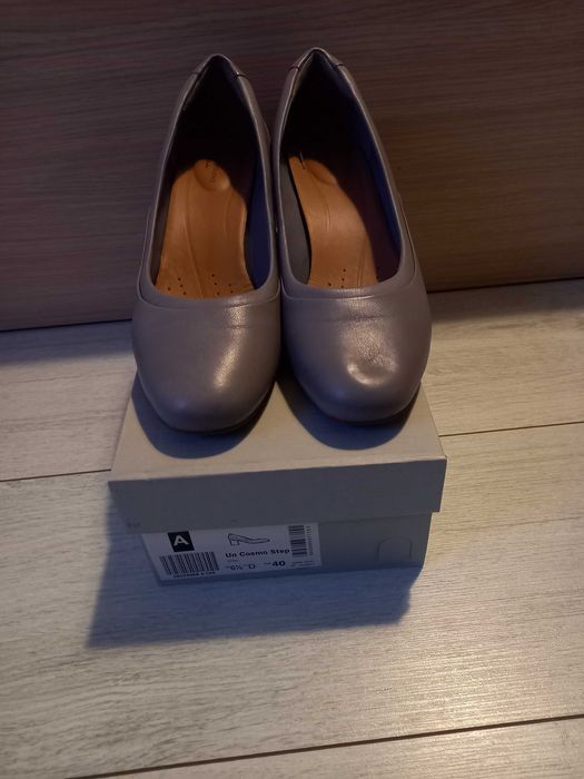 Дамски обувки Clarks