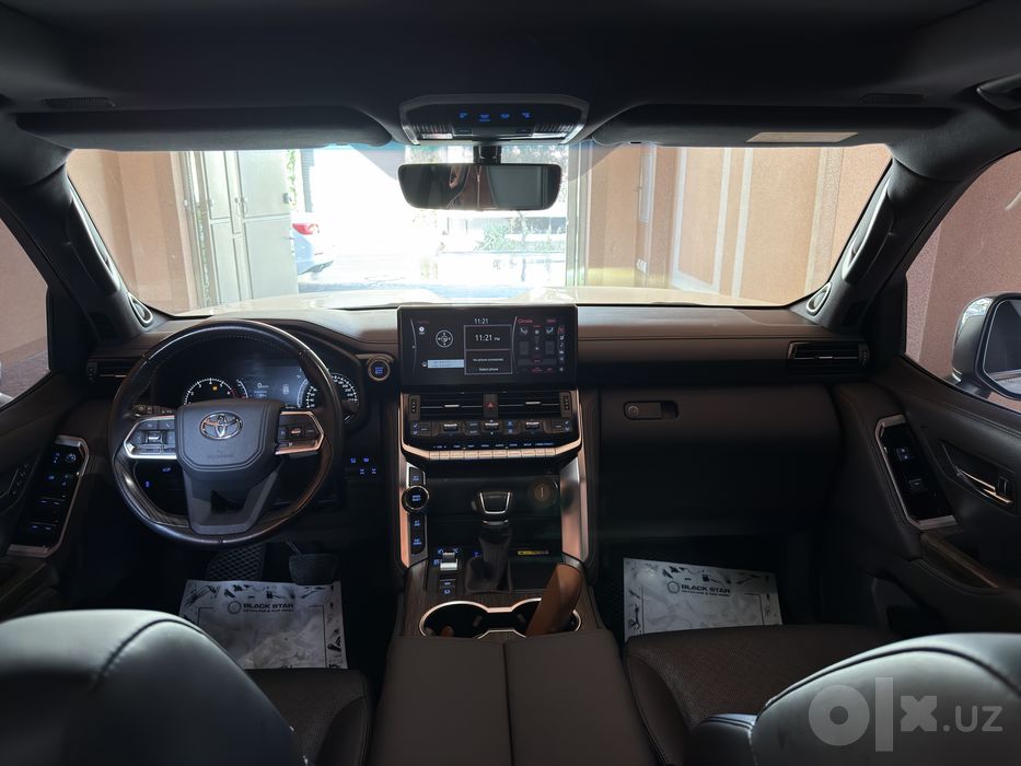 Toyota Land Cruiser 300