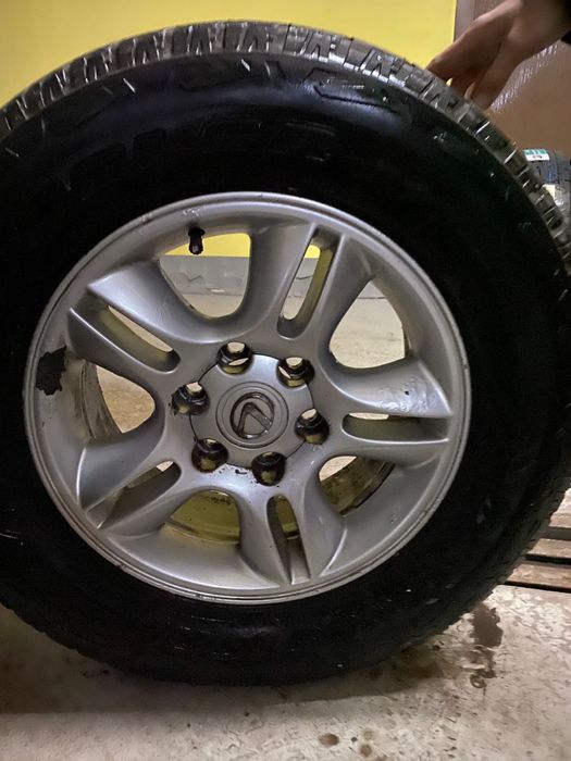 резина с дисками всесезонка от lexus 470