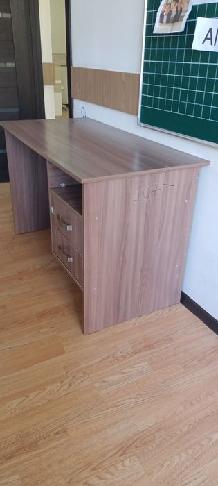 Продам письменный стол