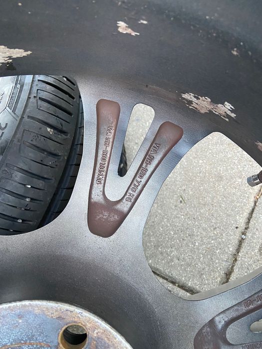 Гуми с джанти 275/35 R20