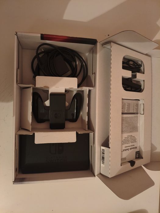 Nintendo switch продаю
