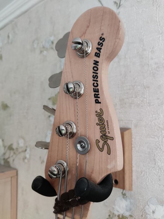 Бас гитара Squier Affinity Precision Bass (pj)