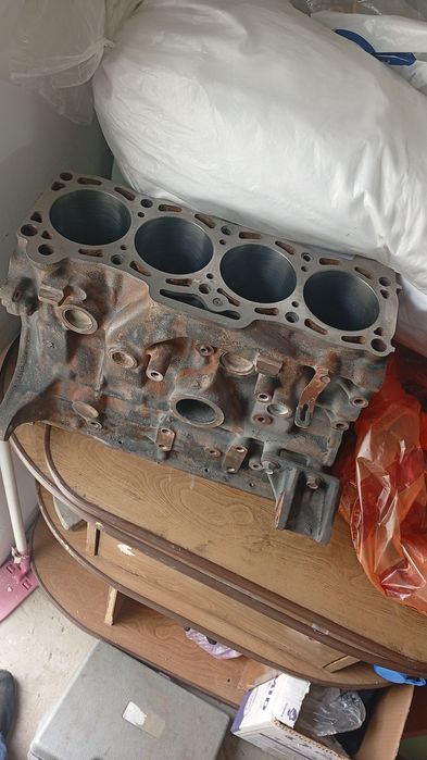 Блок двигателя 2.0 Мазда 626