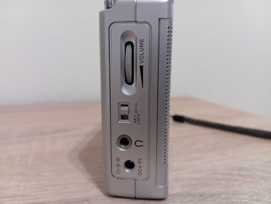 Преносимо радио с цифров тунер