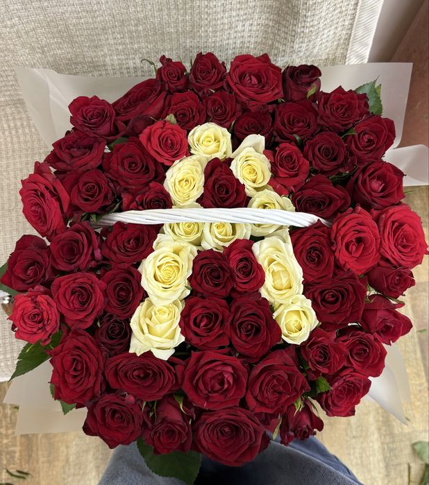 51 роза с буквой
