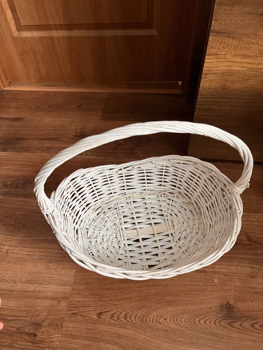Корзина продам плетенная