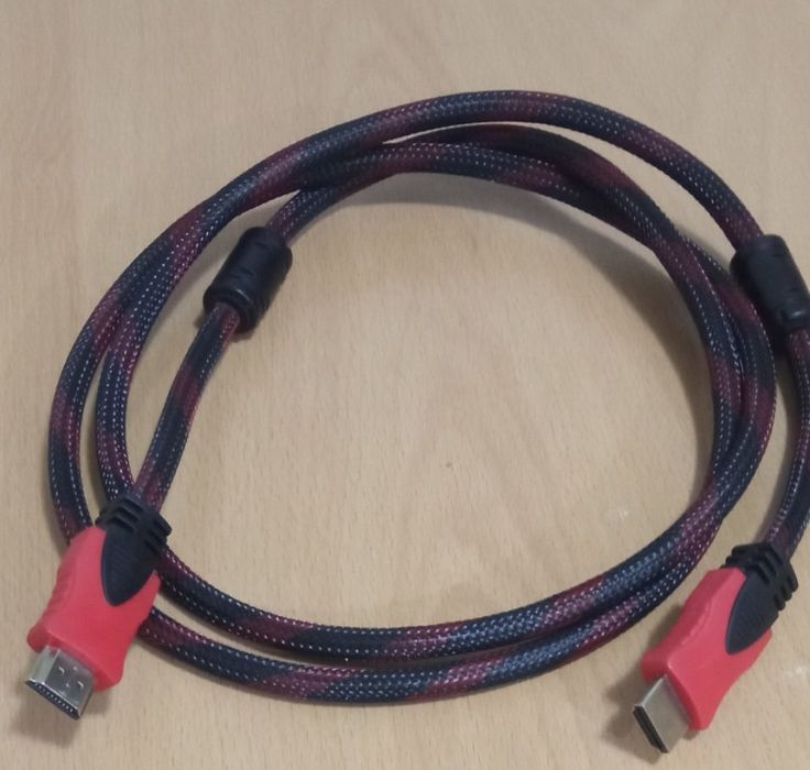Vând cablu HDMI HDMI