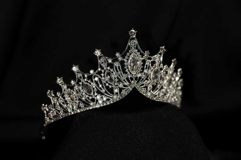 Диадема, корона с прозрачными кристаллами. Доставка включена