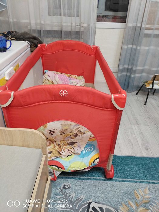 КроватКровать манманеж