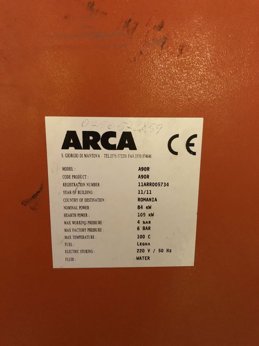 Vând centrală pe lemne