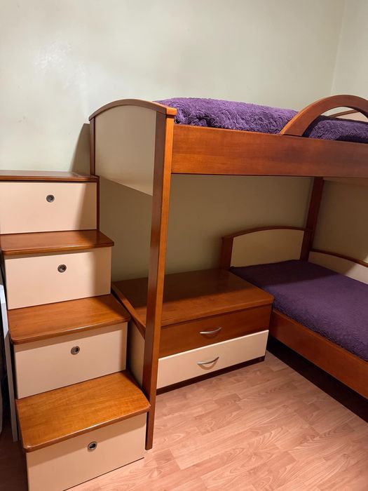 Двуетажно легло МДФ+нощно шкафче МДФ+стълби с място за съхранение МДФ