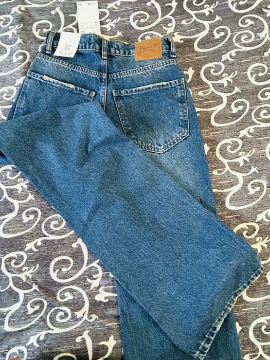 Дънки чисто нови