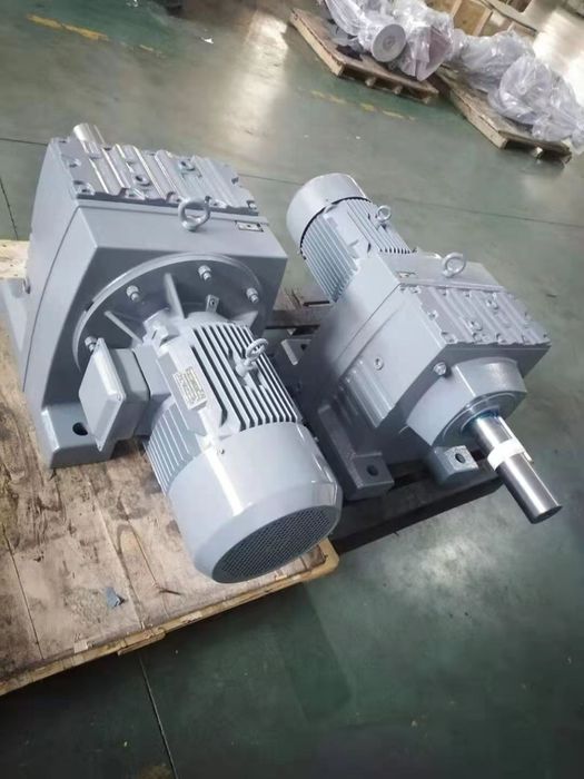 Мотор редуктор