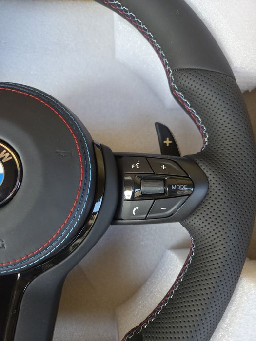 М волан за BMW Ф10 F10 Ф11 F11 Ф01 F01 Ф06 F06 спортен кожен с еърбег шит 3-цветен конец М пакет стил М5 БМВ Ф07 F07 GT Ф18 F18 перфектен тунинг