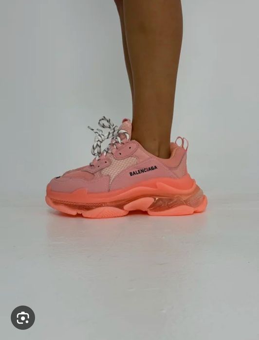 Продаются кроссовки оригинальные Balenciaga 36 размера
