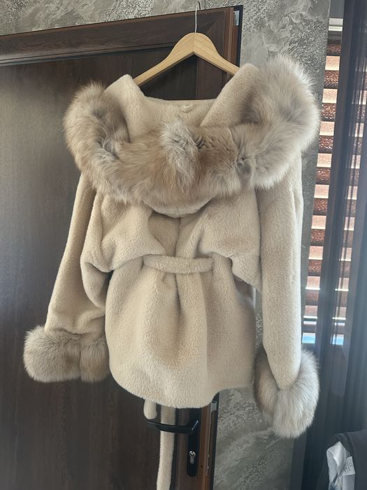 Палто от кашмир и лисица