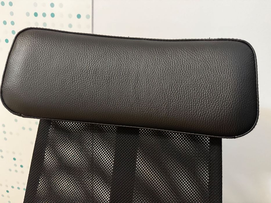 Scaun birou ergonomic IKEA JÄRVFJÄLLET (Piele naturală Glose Alb/Negru) cu brațe reglabile