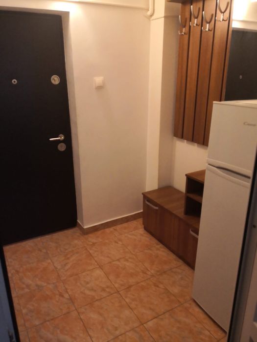 Inchiriez garsoniera