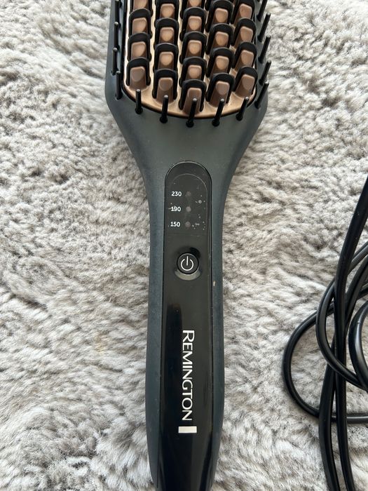 Perie par Remington pentru indreptat parul