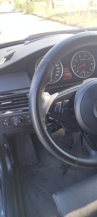 Продавам БМВ 550и Е60