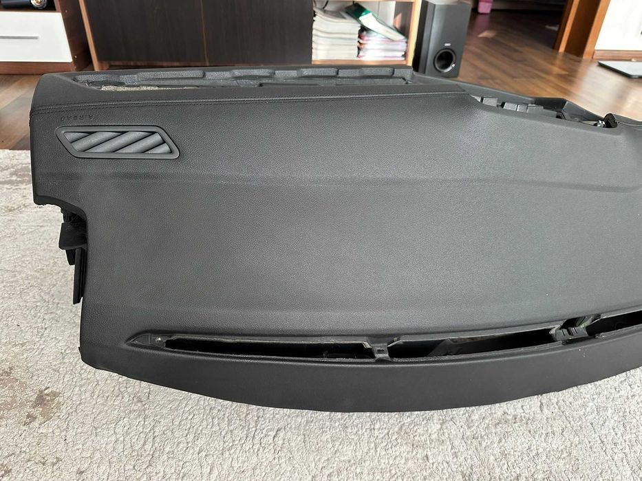 Plansa Bord VW Troc Facelift cu cusatura >2022