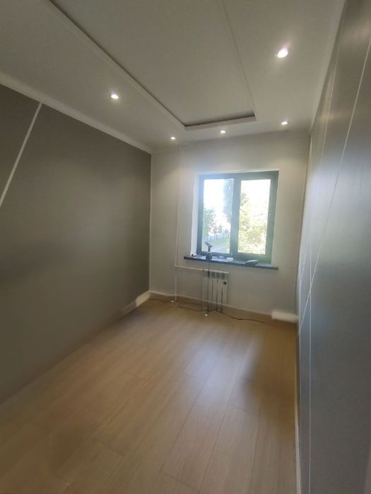 ЭКО базар. Ялангач . Буз 2Продаётся срочно 2  комнатная квартира