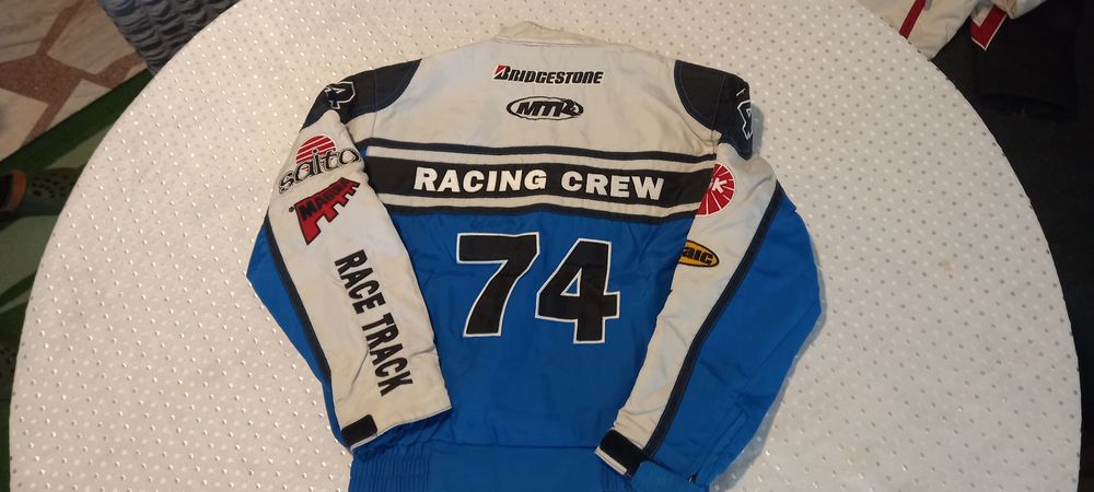 Предлагам спортно яке за дете